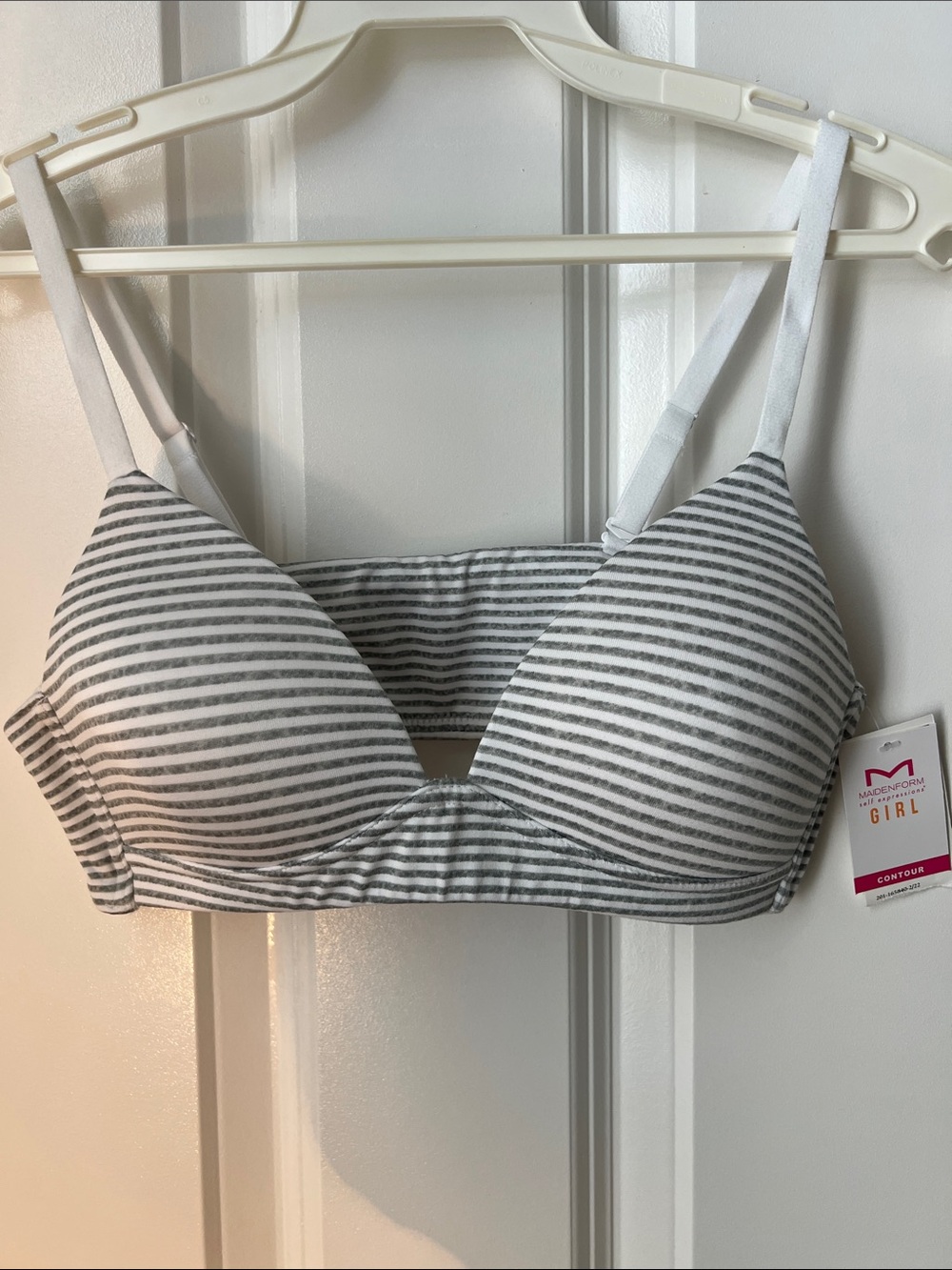 Maidenform Girl Gray & White Striped Contour Bra Convertible straps
